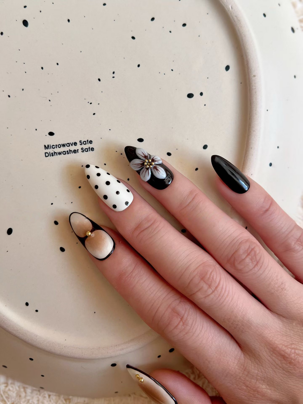 Black & Cream Vintage Floral Handmade Press-On Nails